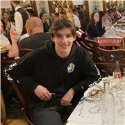 Prof donnant des cours de soutien pour les élèves de PASS/LAS